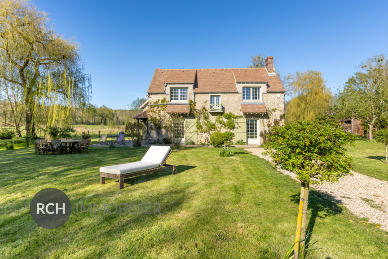 Photos du bien : Gambais – Demeure de charme avec vue dégagée au coeur de la forêt.