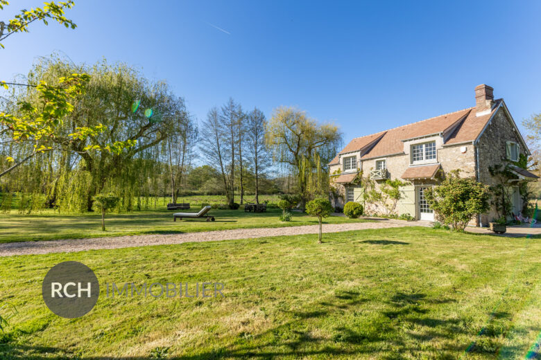 Photos du bien : Gambais – Demeure de charme avec vue dégagée au coeur de la forêt.