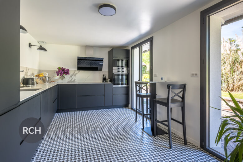 Photos du bien : Gambais – Propriété entièrement rénovée dans un environnement privilégié avec piscine chauffée