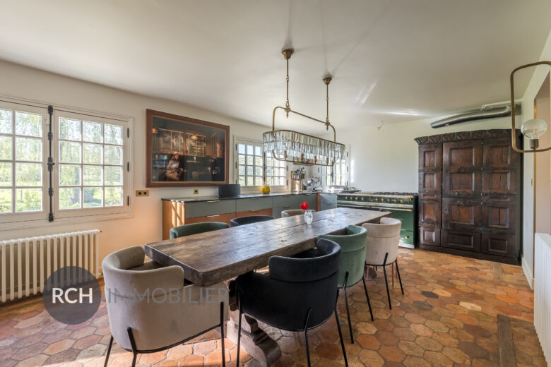 Photos du bien : Gambais – Demeure de charme avec vue dégagée au coeur de la forêt.