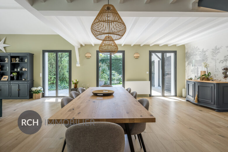 Photos du bien : Gambais – Propriété entièrement rénovée dans un environnement privilégié avec piscine chauffée