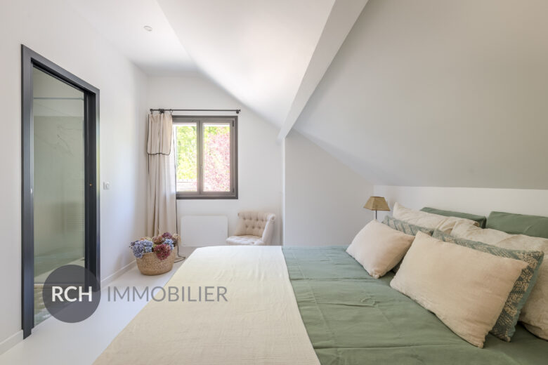 Photos du bien : Gambais – Propriété entièrement rénovée dans un environnement privilégié avec piscine chauffée