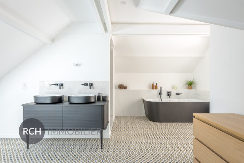 Photos du bien : Gambais – Propriété entièrement rénovée dans un environnement privilégié avec piscine chauffée