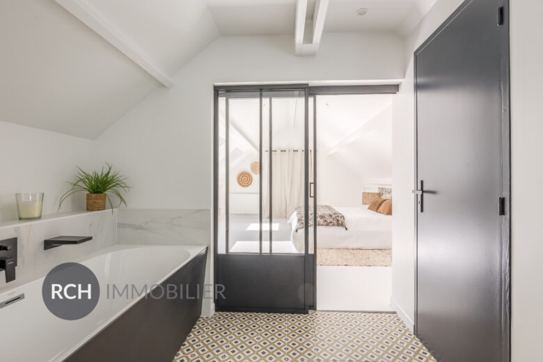 Photos du bien : Gambais – Propriété entièrement rénovée dans un environnement privilégié avec piscine chauffée