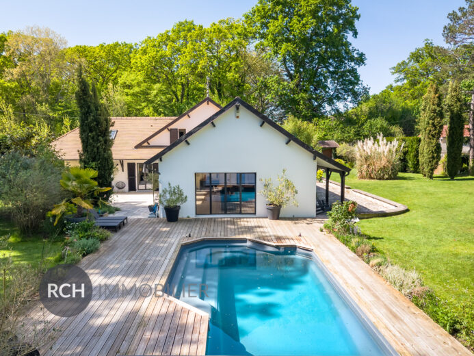 Photos du bien : Gambais – Propriété entièrement rénovée dans un environnement privilégié avec piscine chauffée