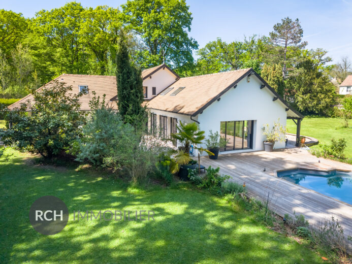 Photos du bien : Gambais – Propriété entièrement rénovée dans un environnement privilégié avec piscine chauffée