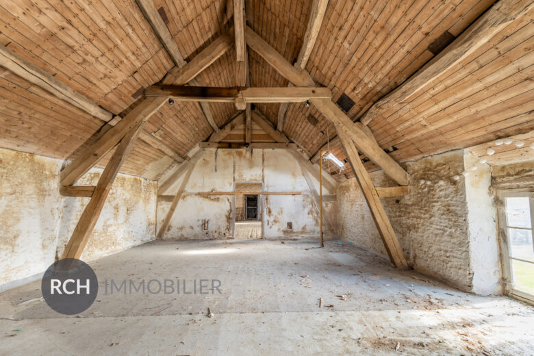 Photos du bien : Exclusivité – Garancières – Superbe grange à réhabiliter sur double niveau avec cachet préservé