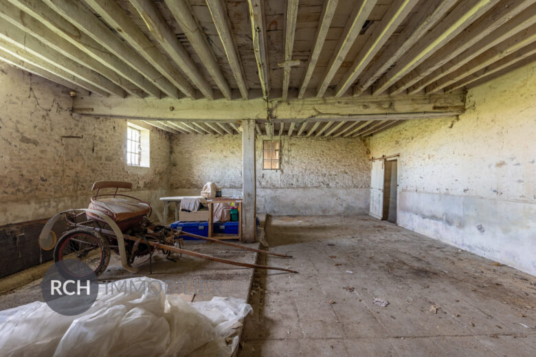 Photos du bien : Exclusivité – Garancières – Grange de caractère avec espaces généreux à valoriser