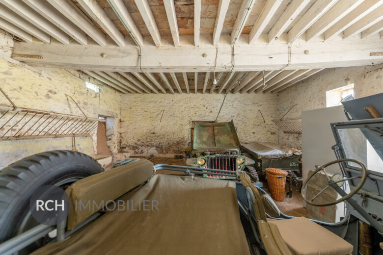 Photos du bien : Exclusivité – Garancières – Grange avec un beau potentiel de transformation