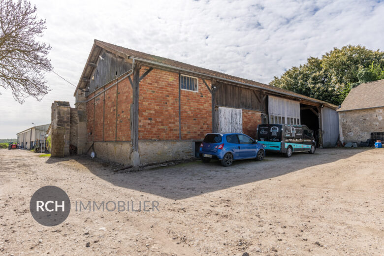 Photos du bien : Exclusivité – Garancières – Grange pleine de potentiel avec de beaux volumes à exploiter