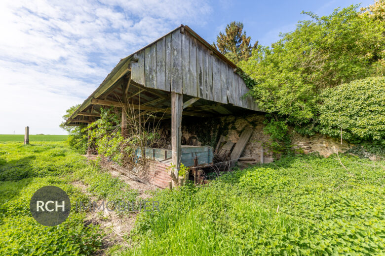 Photos du bien : Exclusivité – Garancières – Grange pleine de potentiel avec de beaux volumes à exploiter