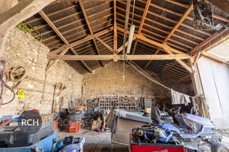 Photos du bien : Exclusivité – Garancières – Grange pleine de potentiel avec de beaux volumes à exploiter