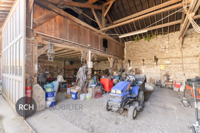 Photos du bien : Exclusivité – Garancières – Grange pleine de potentiel avec de beaux volumes à exploiter