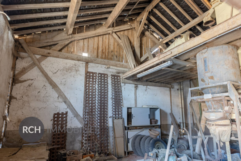 Photos du bien : Exclusivité – Garancières – Grange pleine de potentiel avec de beaux volumes à exploiter