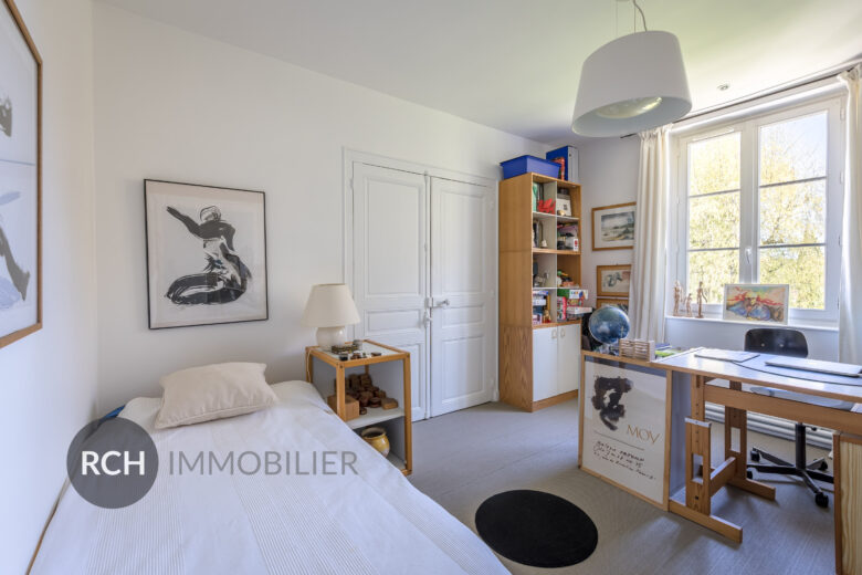 Photos du bien : Le Tremblay-sur-Mauldre – Splendide Maison de Maitre avec grand jardin arboré en coeur de village