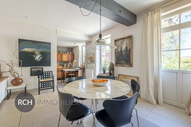 Photos du bien : Le Tremblay-sur-Mauldre – Splendide Maison de Maitre avec grand jardin arboré en coeur de village