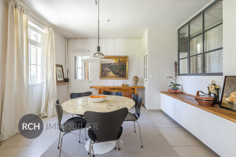 Photos du bien : Le Tremblay-sur-Mauldre – Splendide Maison de Maitre avec grand jardin arboré en coeur de village