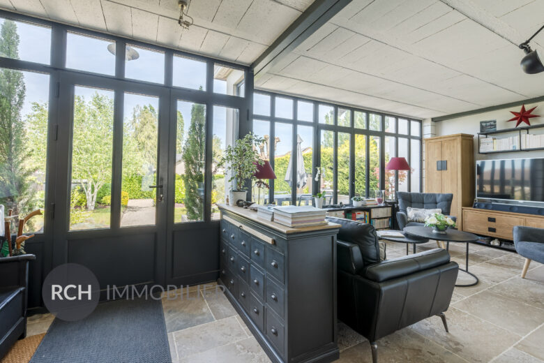 Photos du bien : Seul mandataire – Méré – Maison ancienne rénovée avec des matériaux de qualité et joli jardin
