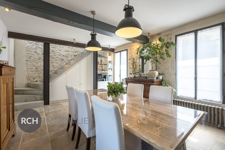 Photos du bien : Seul mandataire – Méré – Maison ancienne rénovée avec des matériaux de qualité et joli jardin