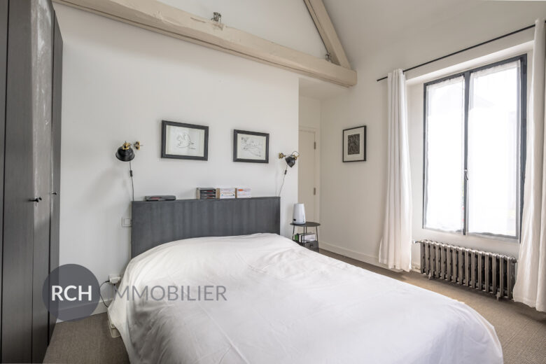 Photos du bien : Seul mandataire – Méré – Maison ancienne rénovée avec des matériaux de qualité et joli jardin