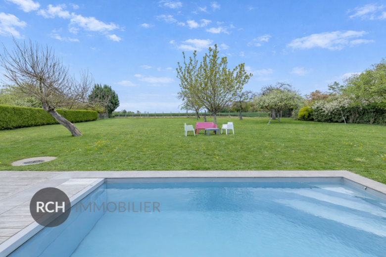 Photos du bien : Exclusivité – Boissy-Sans-Avoir – Maison familiale entièrement rénovée située au coeur d&rsquo;un village