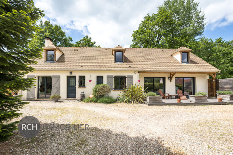 Photos du bien : Gambais – Charmante maison familiale sur un beau terrain avec forêt à pied