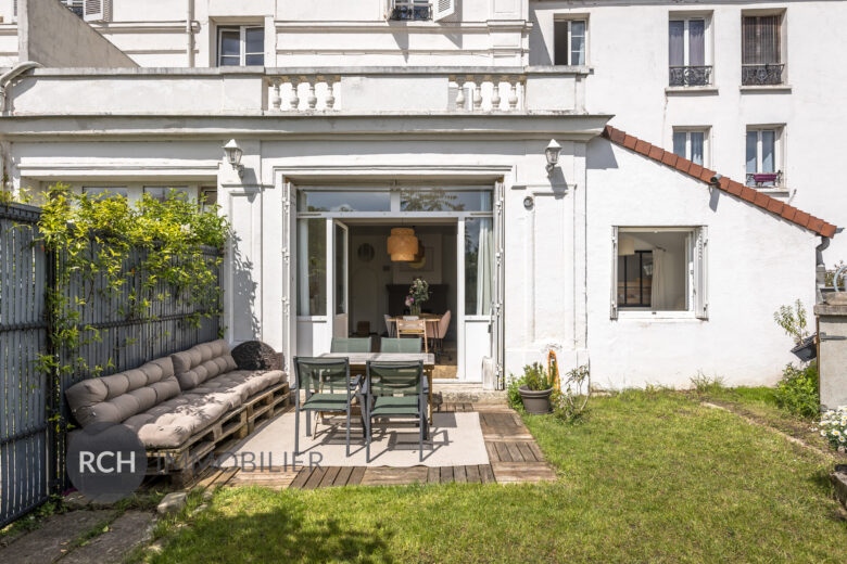 Photos du bien : Exclusivité – Montfort-l&rsquo;Amaury Centre – Bel appartement avec jardin au coeur du village