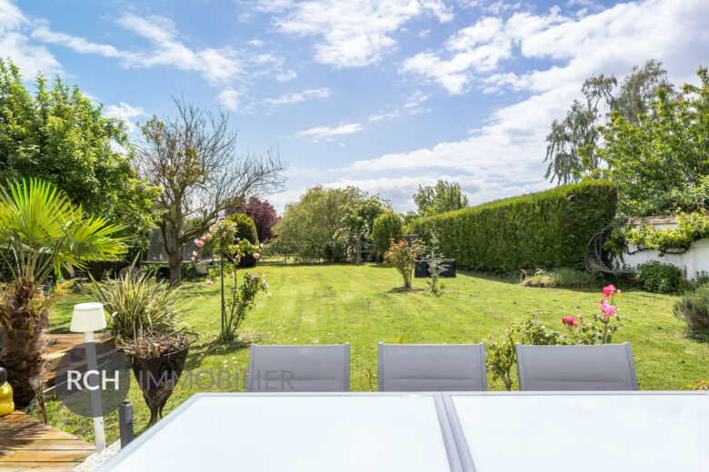 Photos du bien : Exclusivité – Location – Auteuil-le-Roi – Charmante maison meublée sur un beau terrain avec jacuzzi
