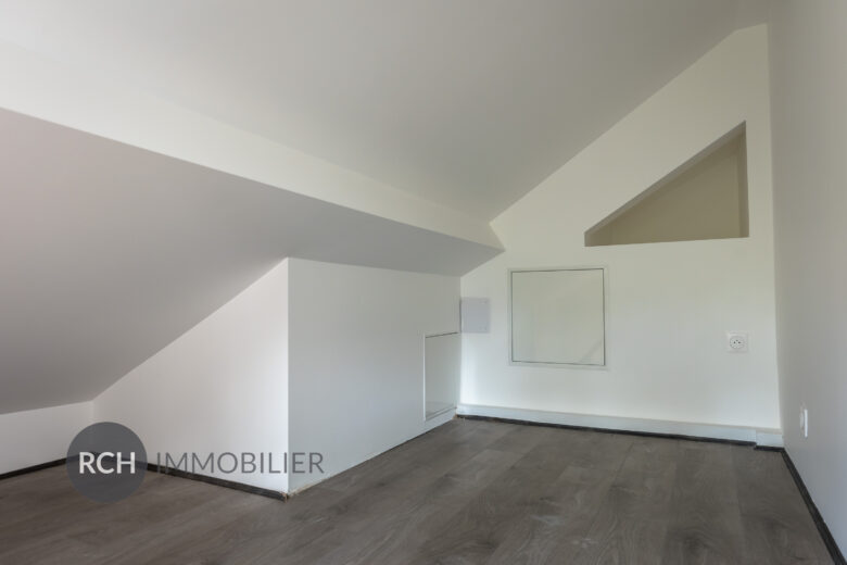 Photos du bien : Exclusivité – Gambais – Petite maison de plain pied avec jardin