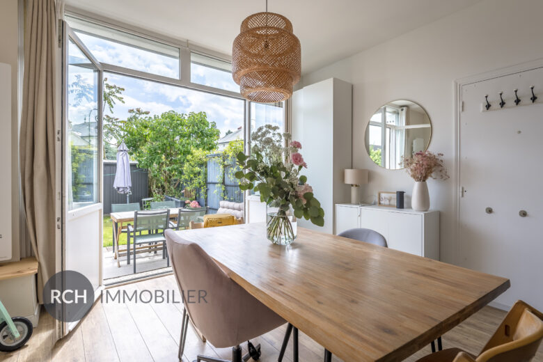Photos du bien : Exclusivité – Montfort-l’Amaury Centre – Bel appartement avec jardin au coeur du village