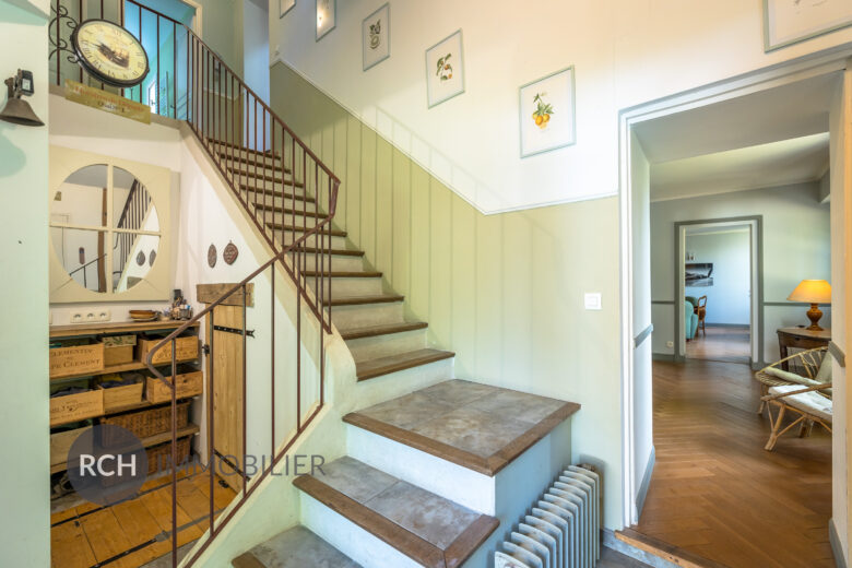 Photos du bien : Exclusivité – Plaisir – Belle maison bourgeoise sur un joli terrain arboré avec dépendance