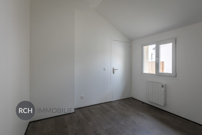 Photos du bien : Exclusivité – Gambais – Petite maison de plain pied avec jardin