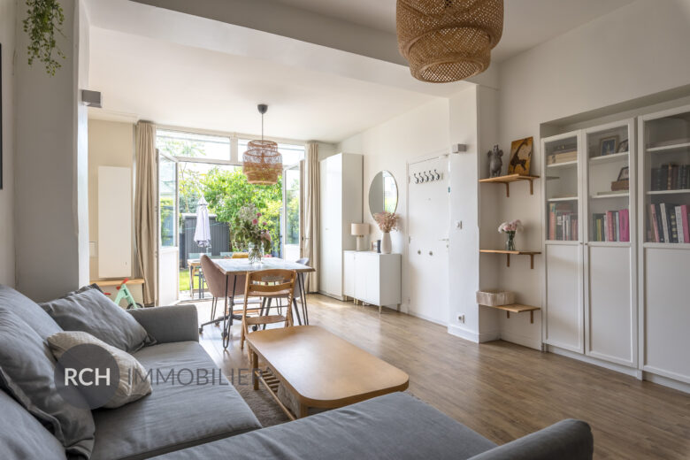 Photos du bien : Exclusivité – Montfort-l’Amaury Centre – Bel appartement avec jardin au coeur du village