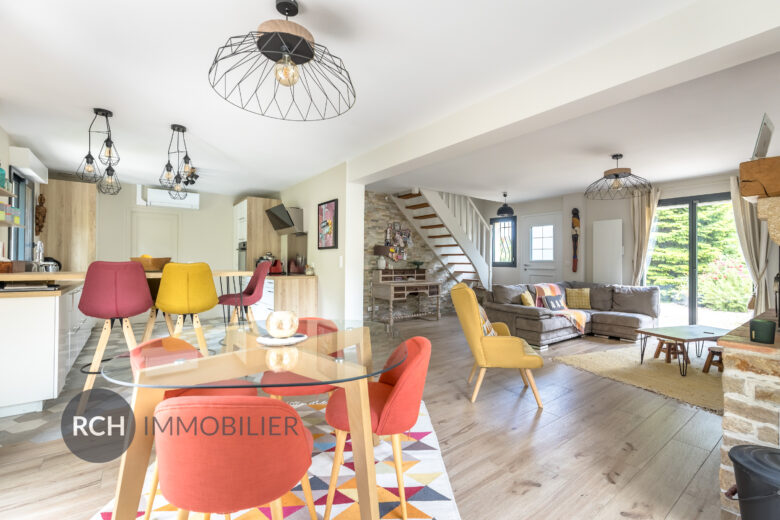 Photos du bien : Gambais – Charmante maison familiale sur un beau terrain avec forêt à pied