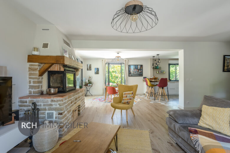 Photos du bien : Gambais – Charmante maison familiale sur un beau terrain avec forêt à pied