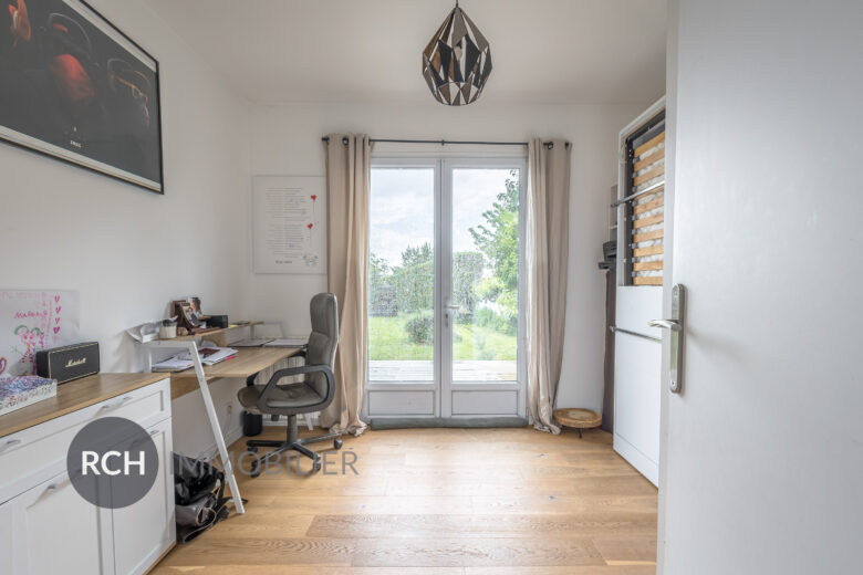 Photos du bien : Exclusivité – Location – Auteuil-le-Roi – Charmante maison meublée sur un beau terrain avec jacuzzi