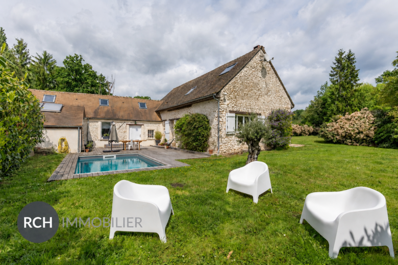 Photos du bien : Bazainville – Maison ancienne en pierre avec piscine chauffée dans un environnement privilégié
