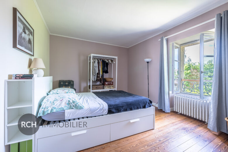 Photos du bien : Exclusivité – Plaisir – Belle maison bourgeoise sur un joli terrain arboré avec dépendance