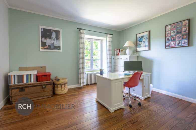Photos du bien : Exclusivité – Plaisir – Belle maison bourgeoise sur un joli terrain arboré avec dépendance