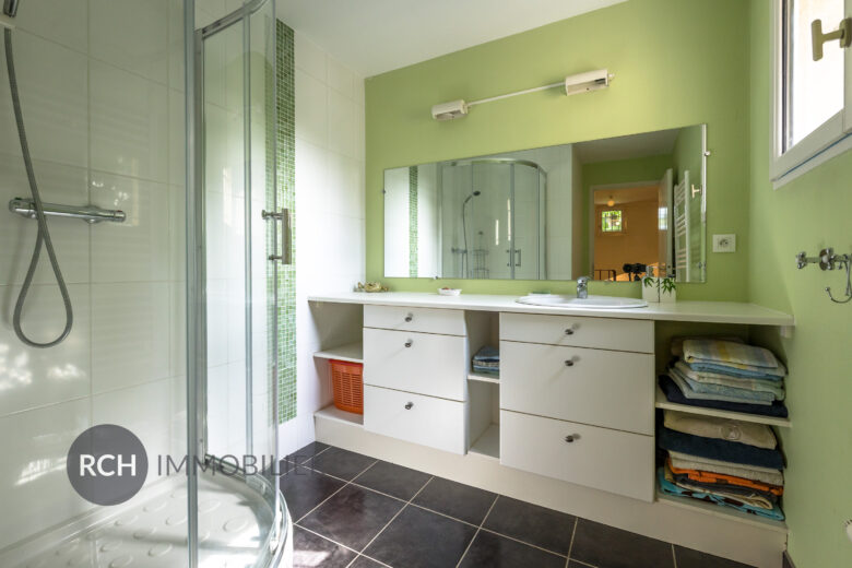 Photos du bien : Exclusivité – Plaisir – Belle maison bourgeoise sur un joli terrain arboré avec dépendance
