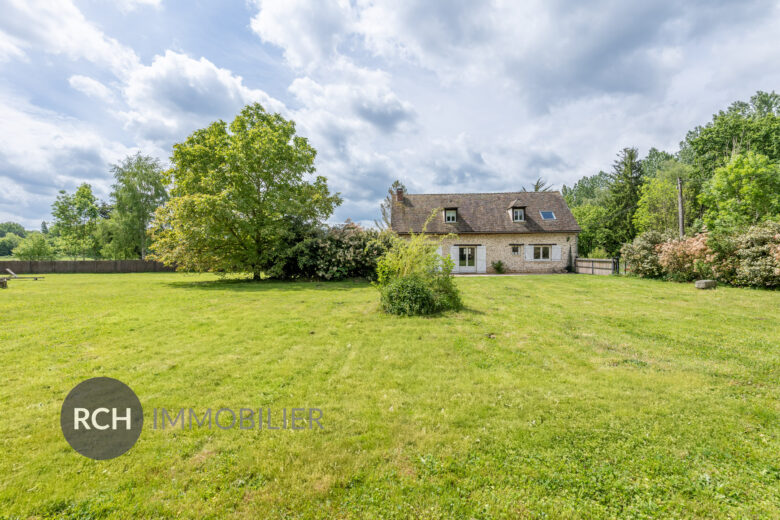 Photos du bien : Bazainville – Maison ancienne en pierre avec piscine chauffée dans un environnement privilégié