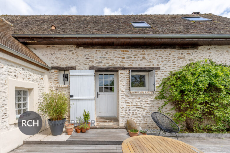 Photos du bien : Bazainville – Maison ancienne en pierre avec piscine chauffée dans un environnement privilégié