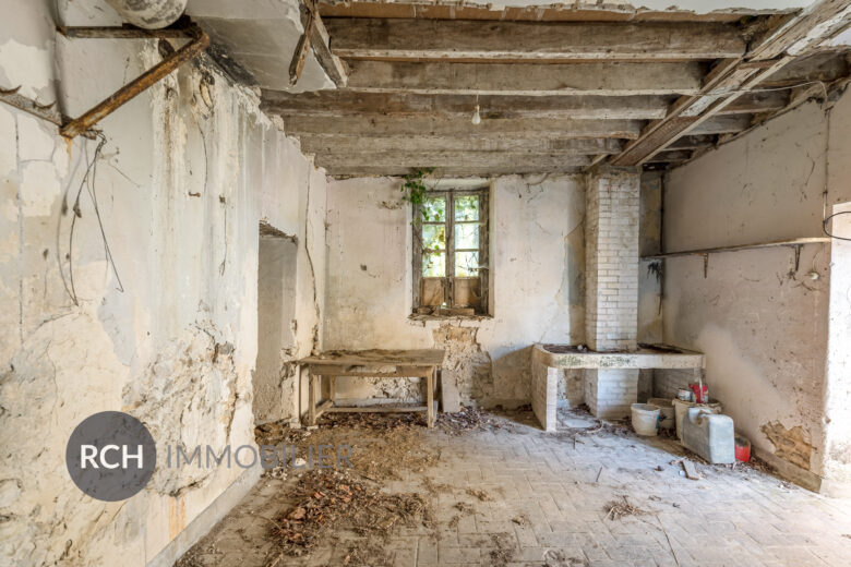 Photos du bien : Exclusivité – Garancières – Maison en pierre à personnaliser avec joli jardin arboré