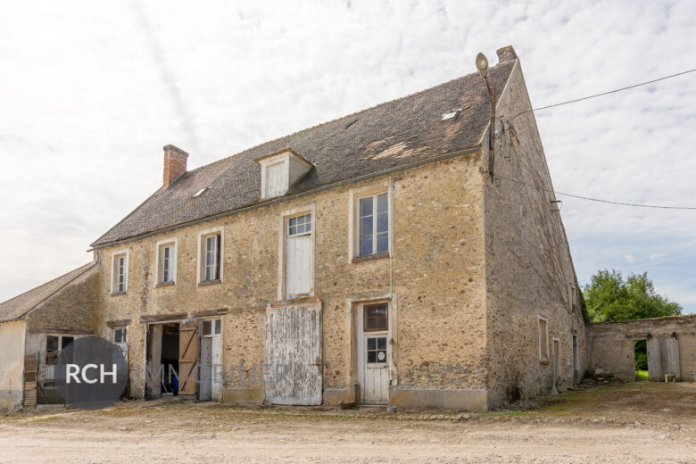 Photos du bien : Exclusivité – Garancières – Maison en pierre à personnaliser avec joli jardin arboré