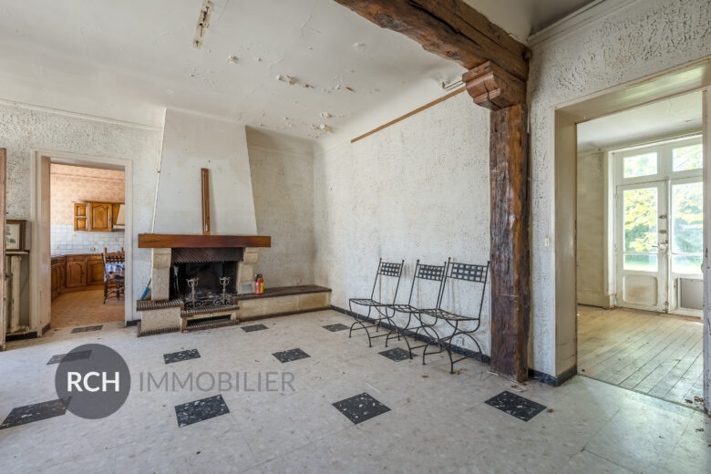 Photos du bien : Exclusivité – Garancières – Maison ancienne à rénover sur un joli jardin avec vue dégagée