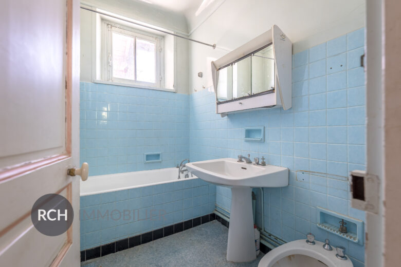 Photos du bien : Exclusivité – Garancières – Maison ancienne à rénover sur un joli jardin avec vue dégagée