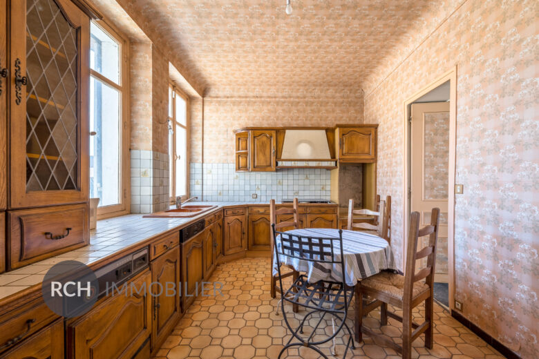 Photos du bien : Exclusivité – Garancières – Maison ancienne à rénover sur un joli jardin avec vue dégagée