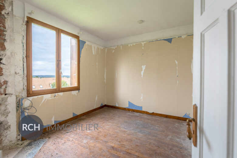 Photos du bien : Montfort-l’Amaury – Maison pleine de charme à rénover