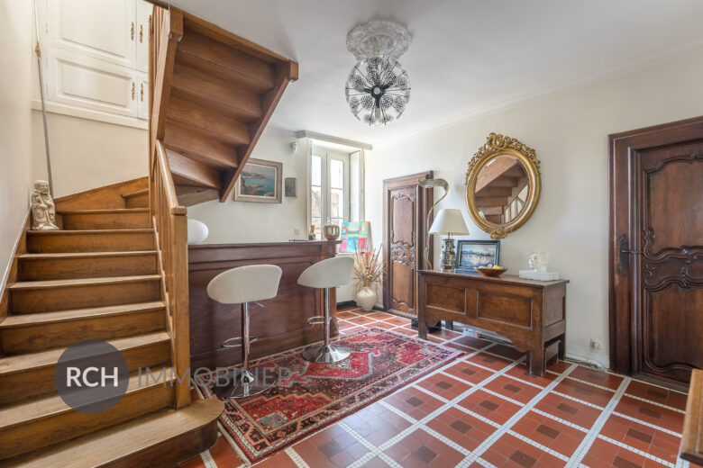 Photos du bien : Montfort-l’Amaury – Maison familiale avec appartement indépendant située dans le centre ville