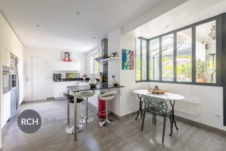 Photos du bien : Montfort-l’Amaury – Maison familiale avec appartement indépendant située dans le centre ville